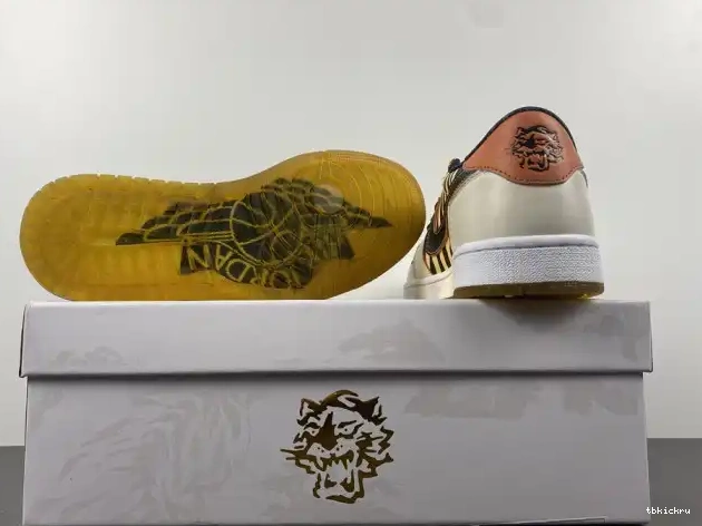 Rep TBK Tiger the of Air Jordan Year DH6932-100 OG Low 1 0616